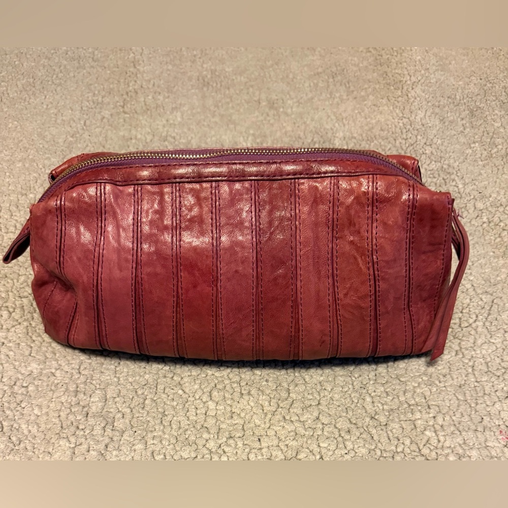 ANDREW MARC medium size authentic clutch this is a gorgeous bag